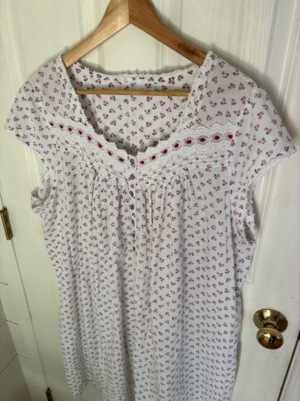 Eileen West White Cottagecore Nightgown with Pink and Gray Floral Print XL